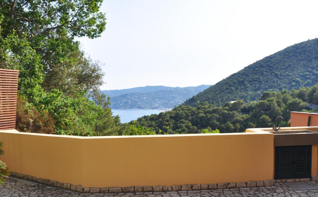Una Spettacolare Vista Mare - Casa Con Jacuzzi ベルジェッジ エクステリア 写真