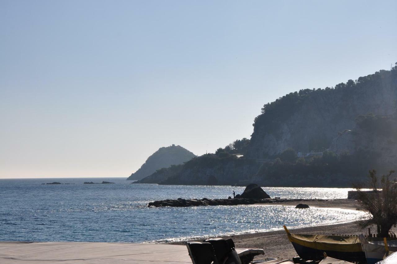 Una Spettacolare Vista Mare - Casa Con Jacuzzi ベルジェッジ エクステリア 写真